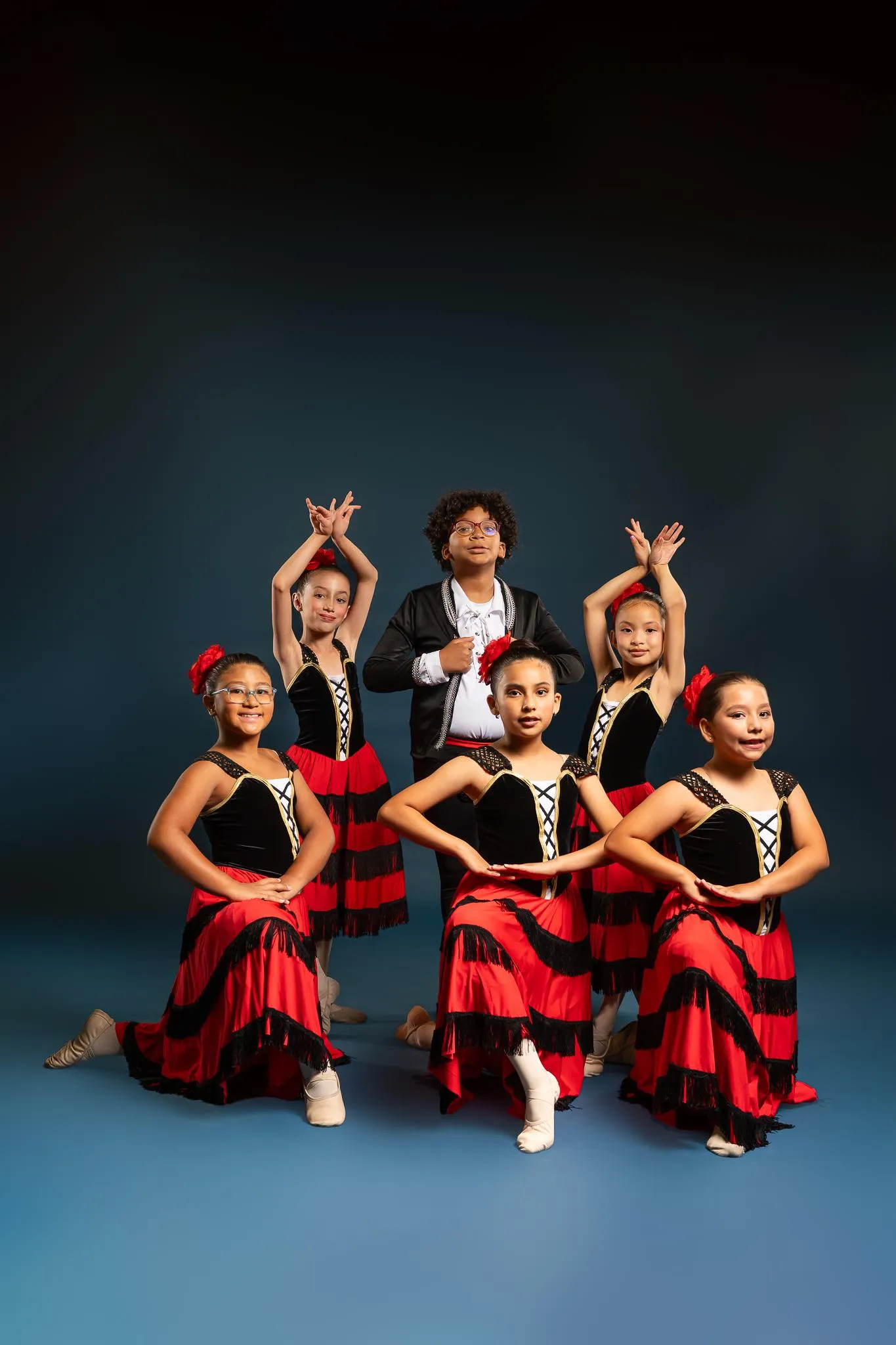 flamenco-dancers-group-performance